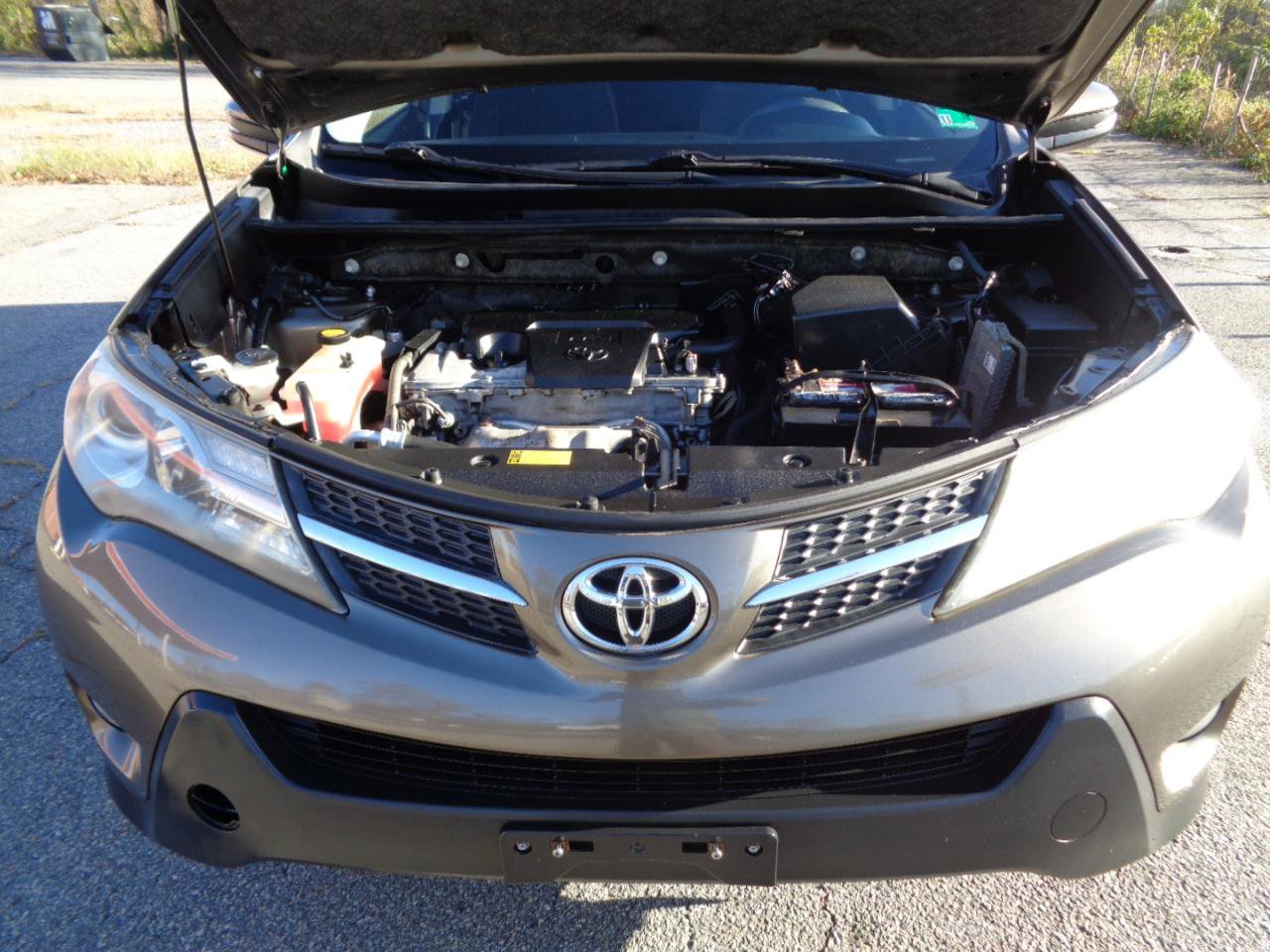 Used 2013 Toyota RAV4 XLE image 27