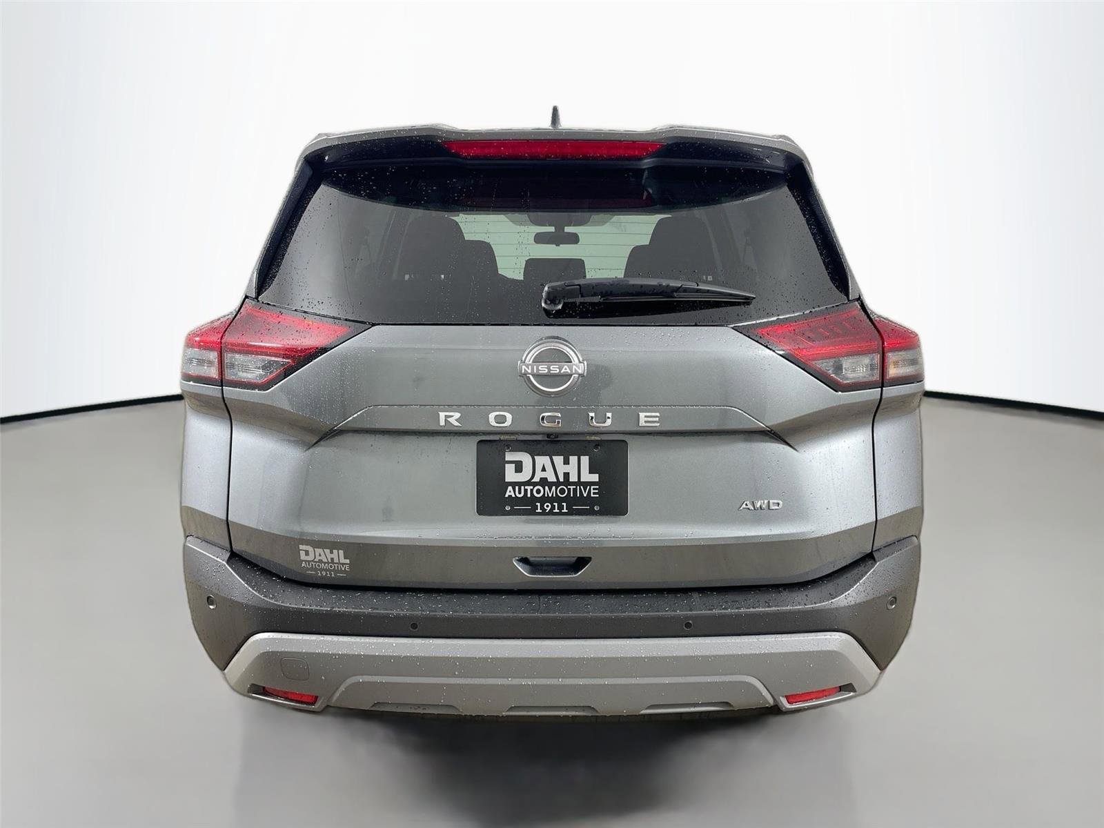 Used 2023 Nissan Rogue S AWD/4WD image 12