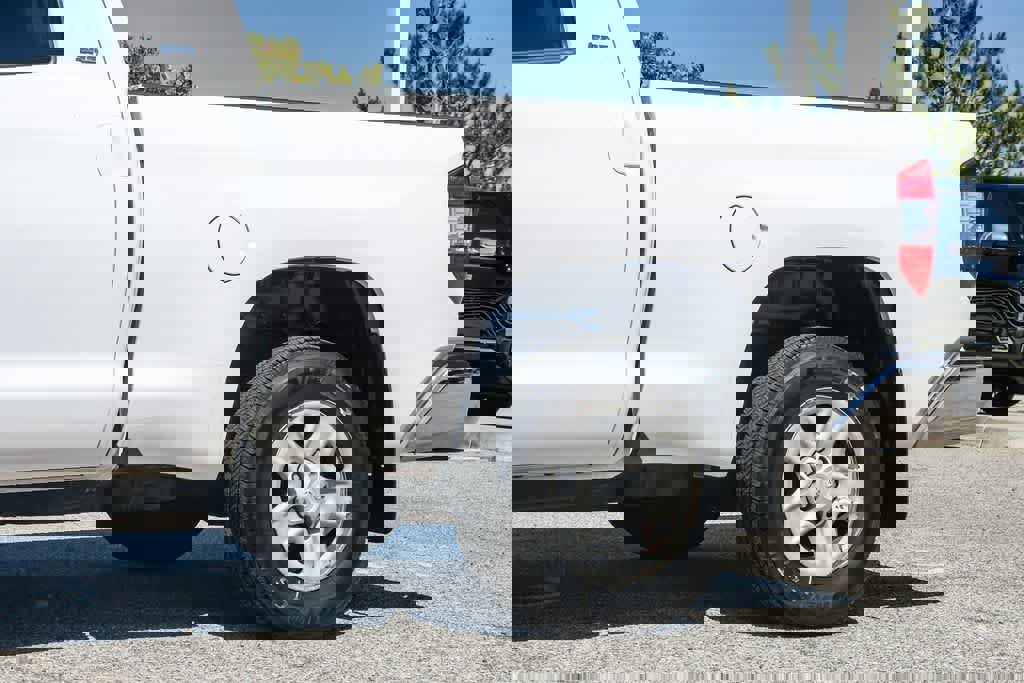 Used 2014 Toyota Tundra SR5 w/ SR5 Upgrade Package RWD image 11