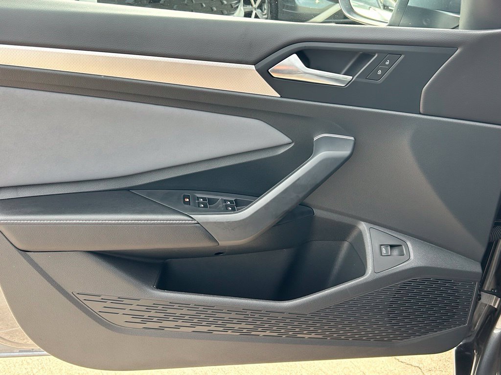 Certified 2026 Volkswagen Jetta SE FWD image 19