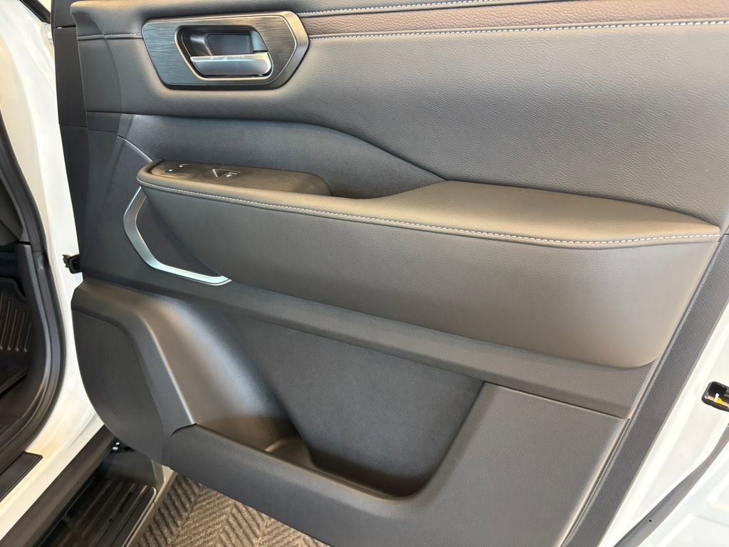 New 2026 Nissan Armada Platinum AWD/4WD image 22
