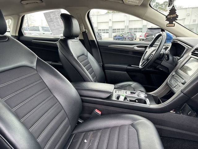 Used 2017 Ford Fusion SE w/ Equipment Group 201A image 26
