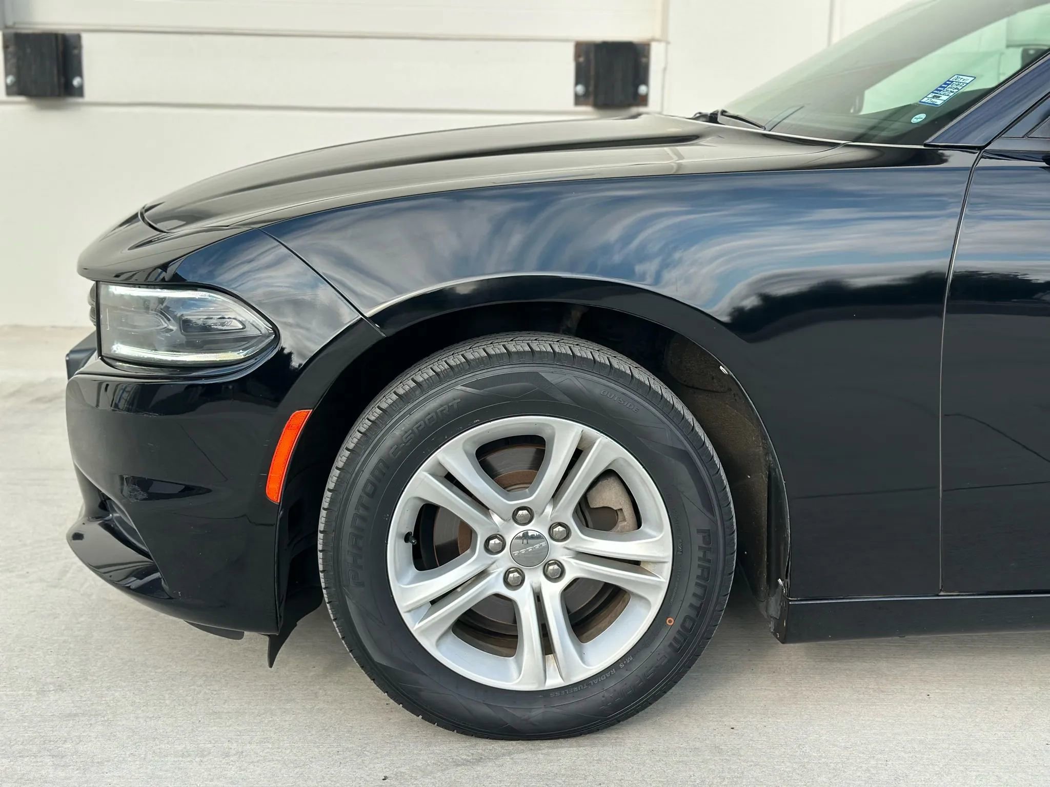 Used 2020 Dodge Charger SXT w/ Leather Interior Group image 27