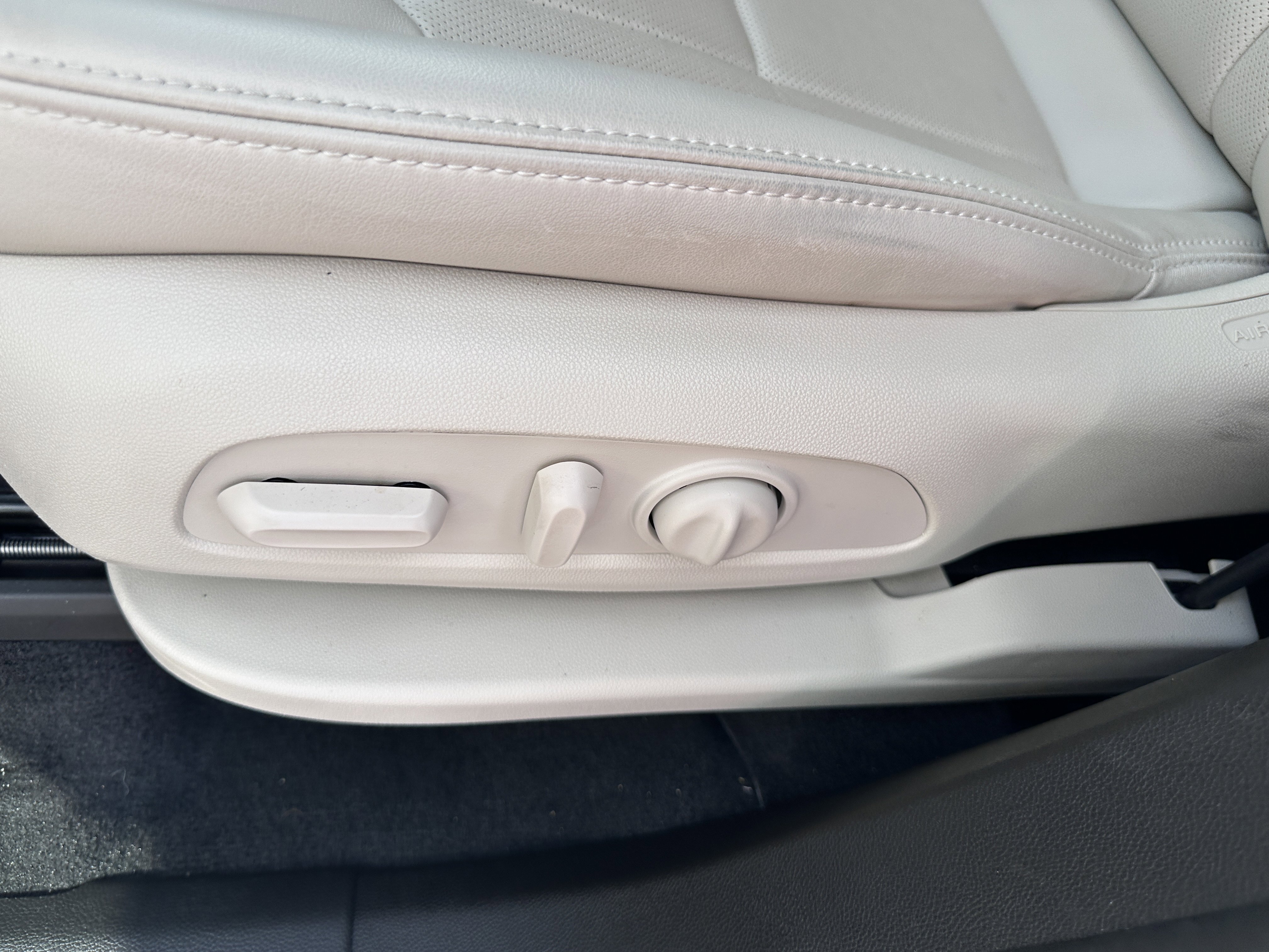 Used 2023 Buick Enclave Essence w/ Experience Buick Package image 18