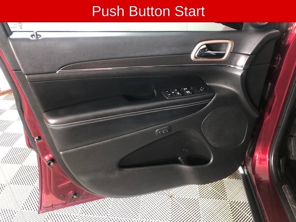 Used 2017 Jeep Grand Cherokee Limited AWD/4WD image 10