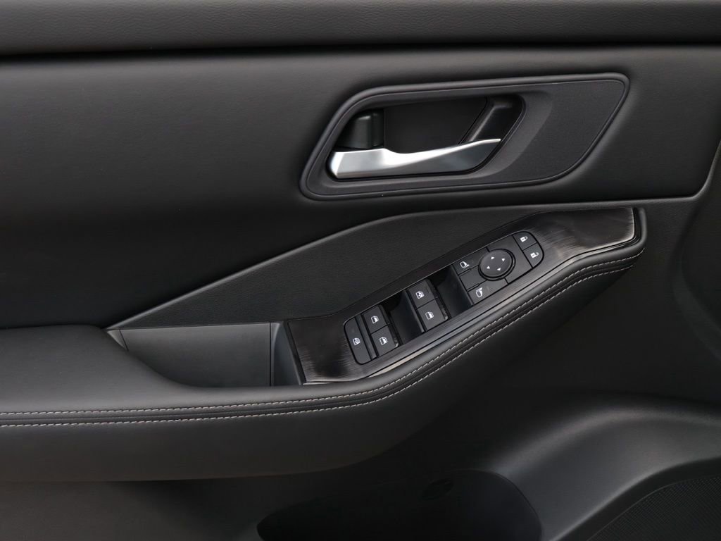 New 2026 Nissan Rogue SV image 24