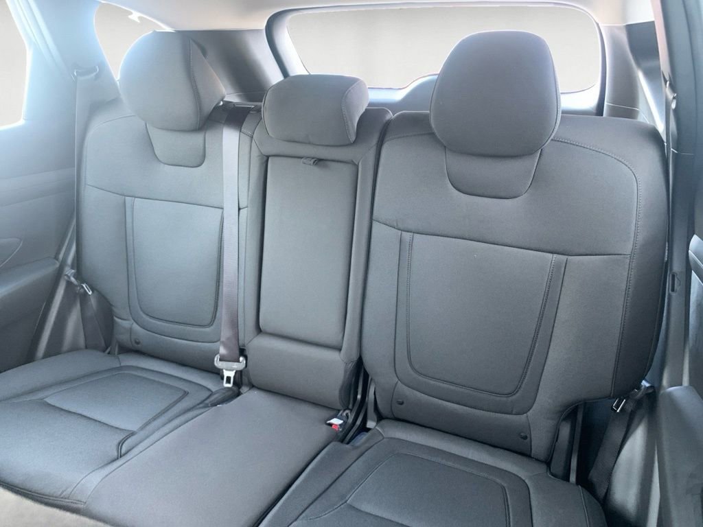 New 2025 Hyundai Tucson SE image 12