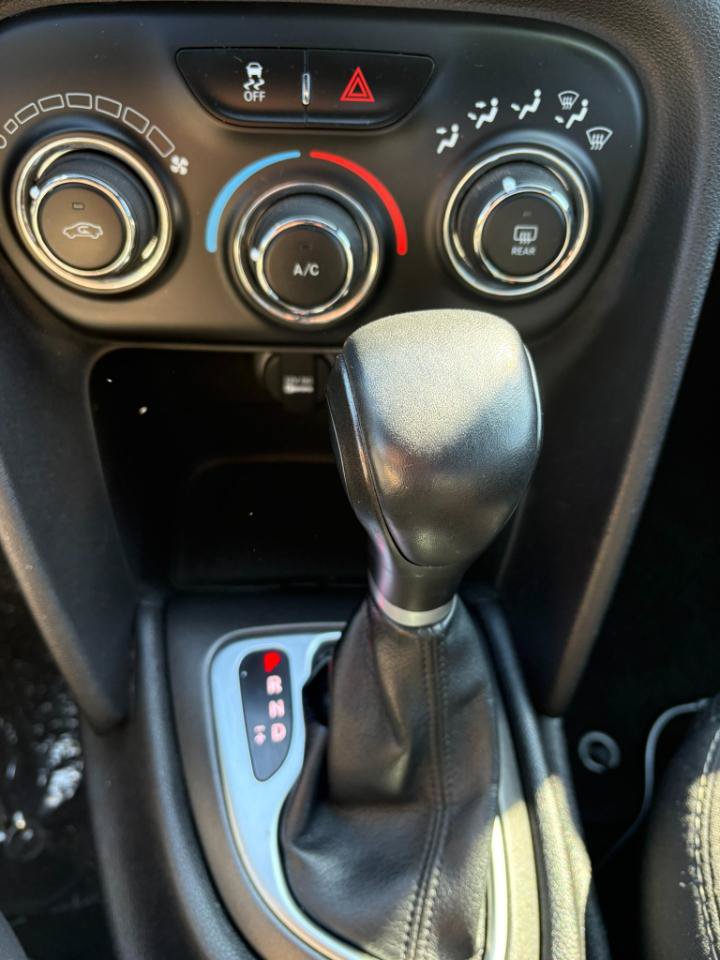 Used 2014 Dodge Dart SXT w/ Rallye Appearance Group FWD image 18