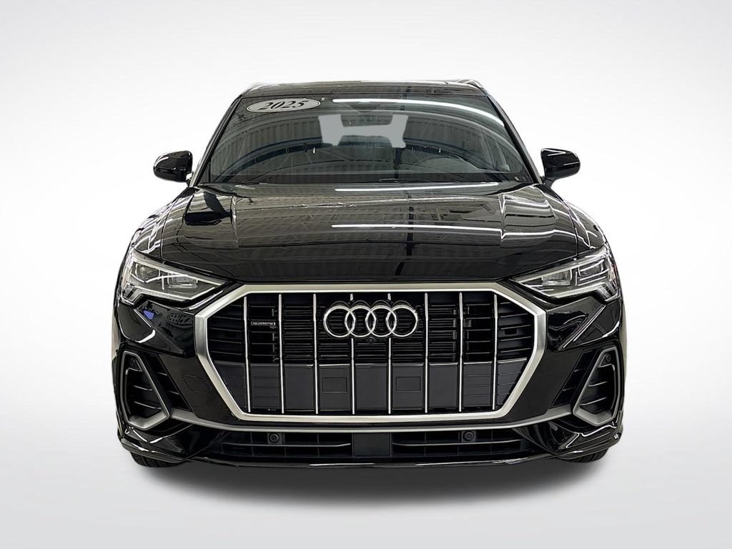 Certified 2025 Audi Q3 2.0T Premium Plus w/ Premium Plus Package AWD/4WD image 8