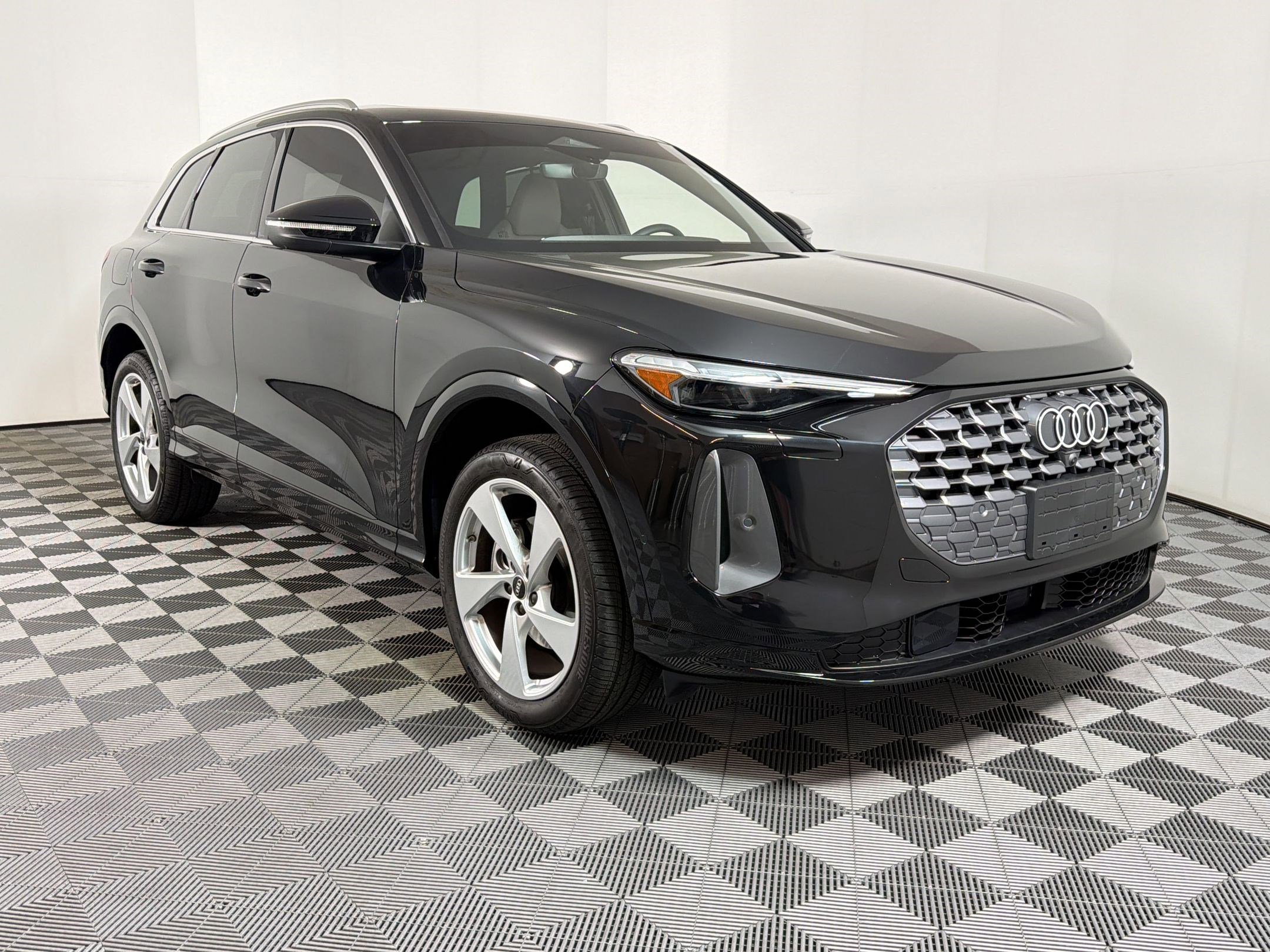 Certified 2025 Audi Q5 Premium Plus image 19