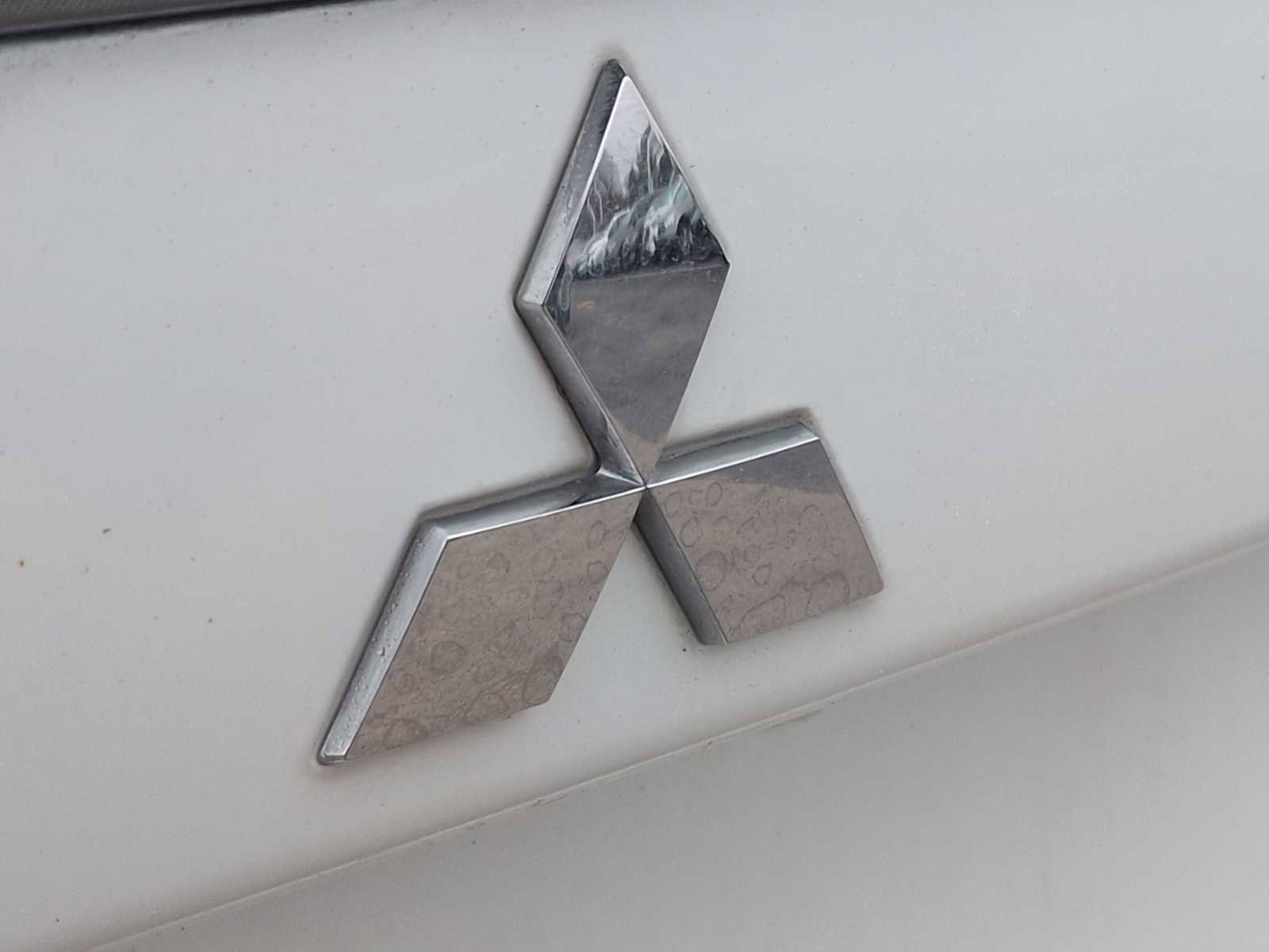 Used 2014 Mitsubishi Outlander SE image 13