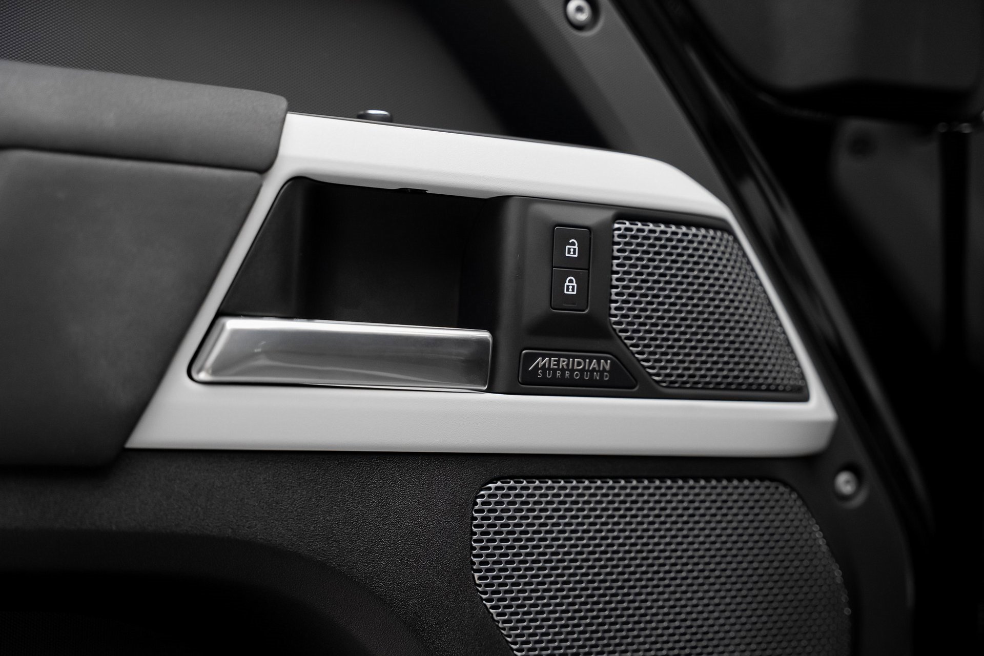 Used 2022 Land Rover Defender 110 SE image 54