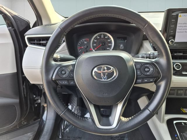 Used 2022 Toyota Corolla Cross LE w/ Moonroof Package AWD/4WD image 19