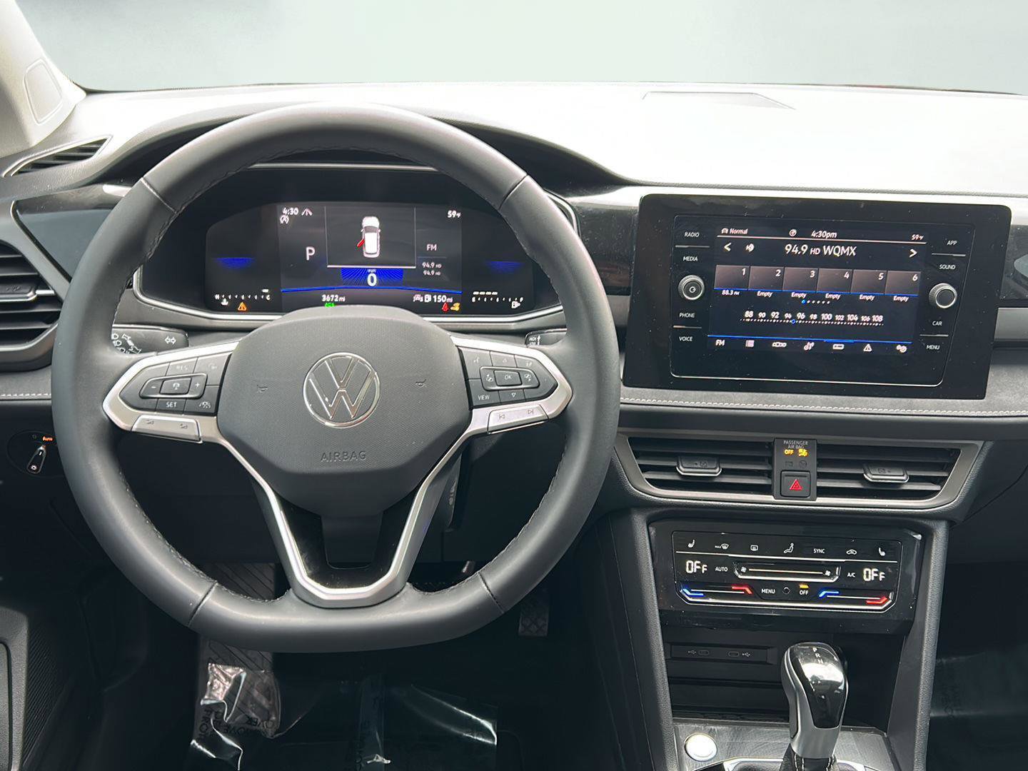 Used 2025 Volkswagen Taos SE image 15