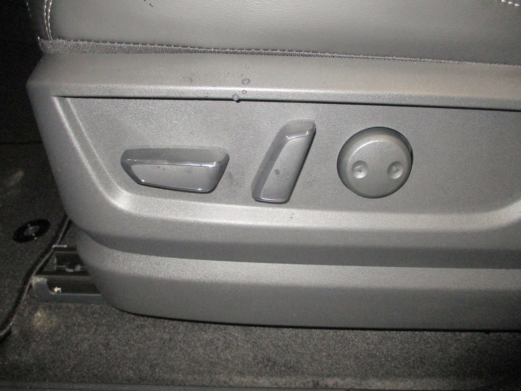 New 2025 Nissan Armada SL w/ Captain's Chari Seat Package image 19