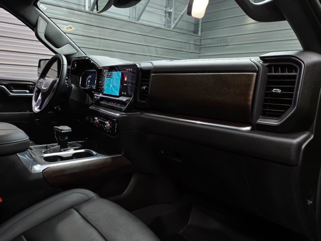 Used 2023 GMC Sierra 1500 SLT w/ SLT Premium Package AWD/4WD image 17