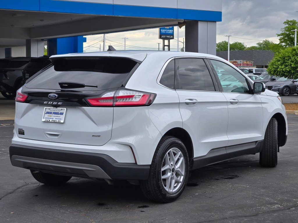 Used 2024 Ford Edge SEL image 11