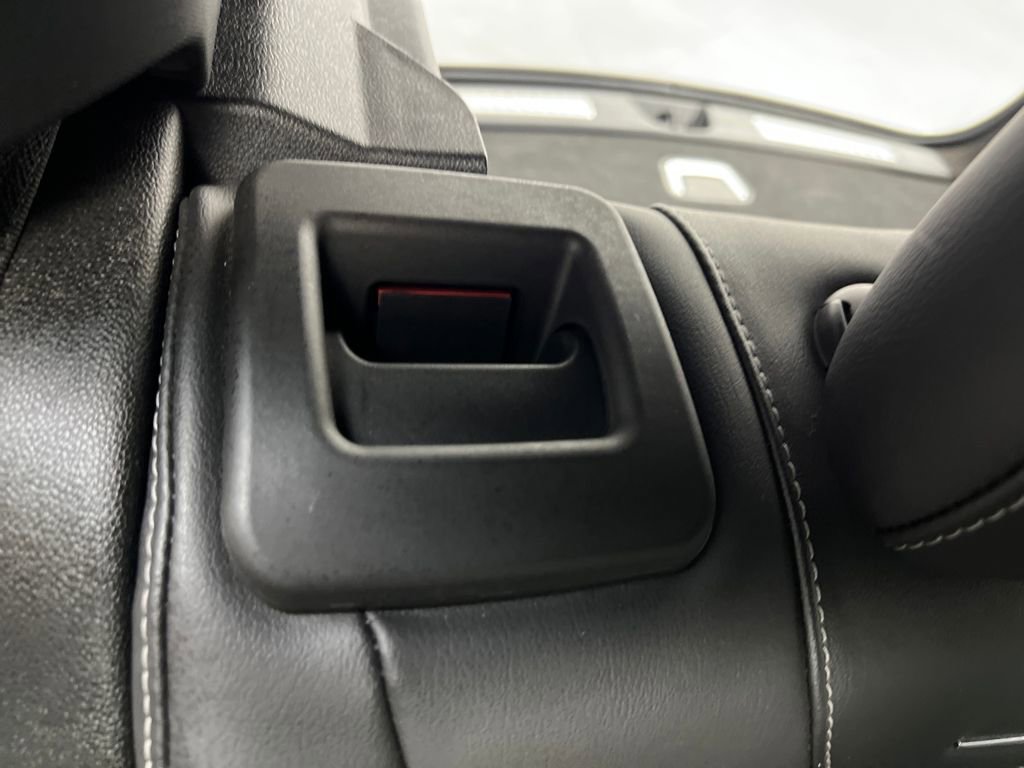 Used 2024 Cadillac XT4 Premium Luxury image 19