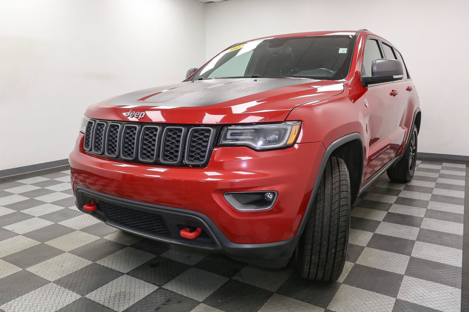 Used 2018 Jeep Grand Cherokee Trailhawk w/ Trailhawk Luxury Group AWD/4WD image 4