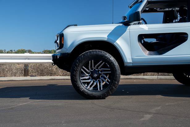 Used 2023 Ford Bronco 2-Door w/ Sasquatch Package AWD/4WD image 8