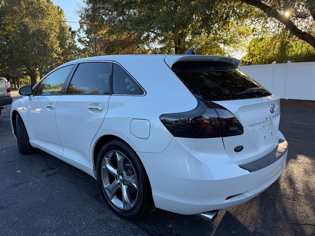Used 2011 Toyota Venza w/ Convenience Pkg FWD image 3