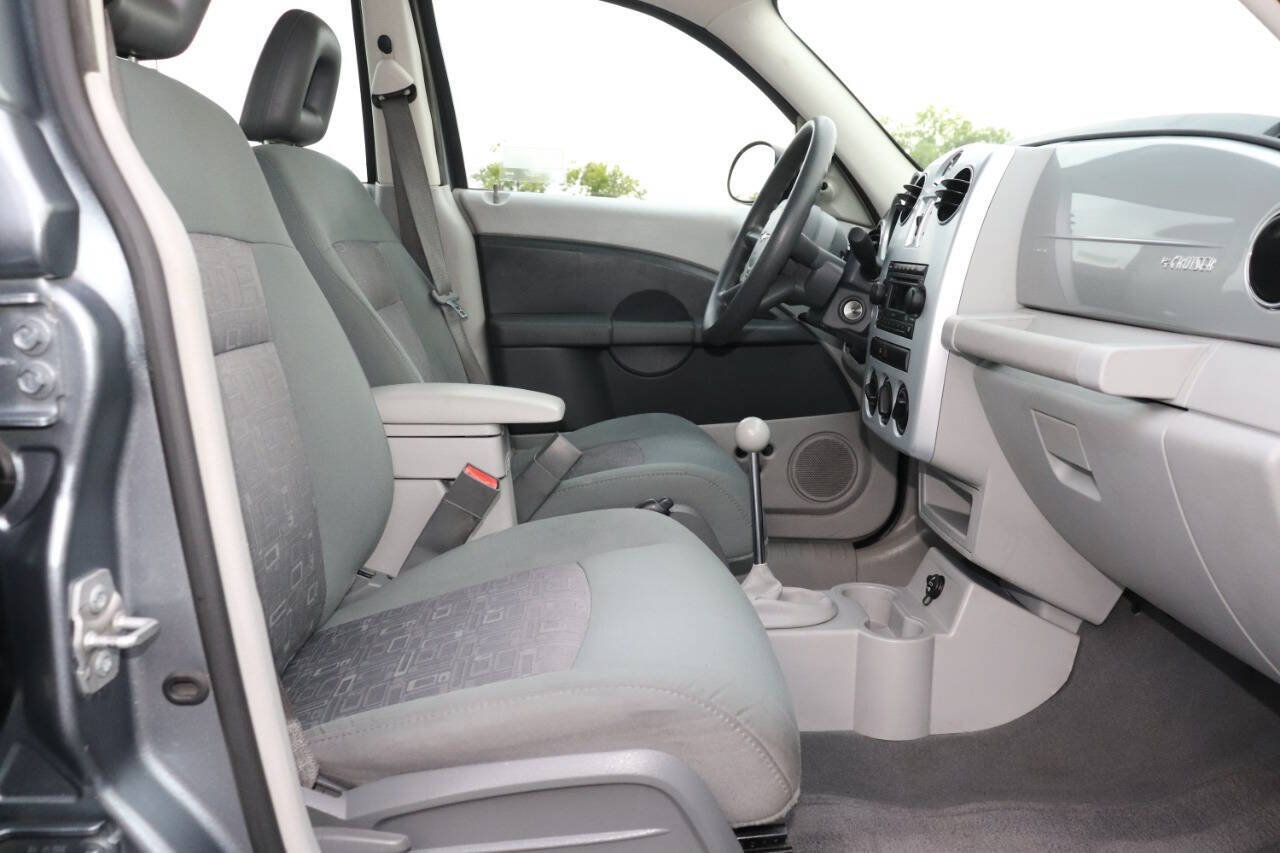 Used 2009 Chrysler PT Cruiser FWD image 16