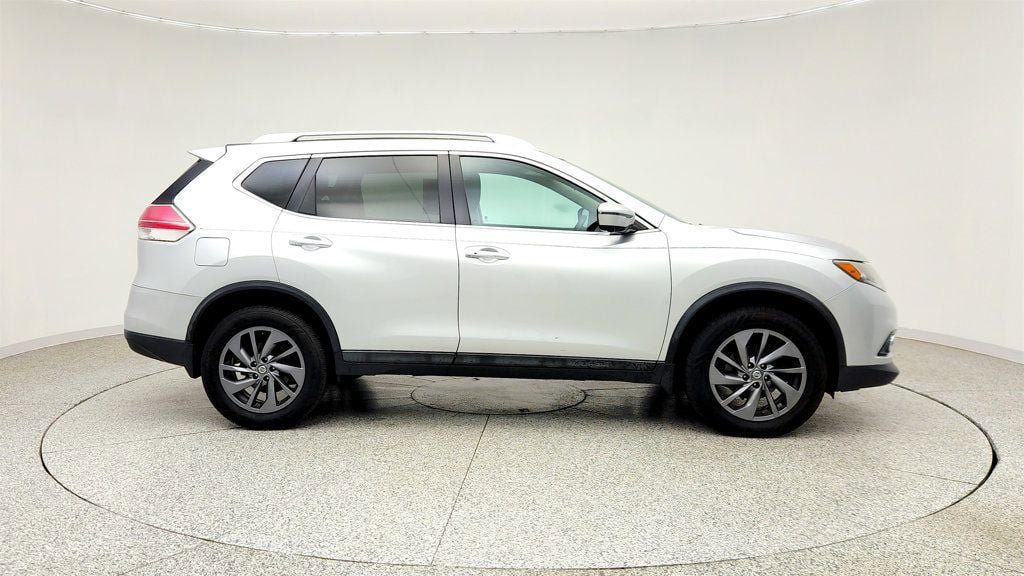 Used 2016 Nissan Rogue SL w/ SL Premium Package AWD/4WD image 4