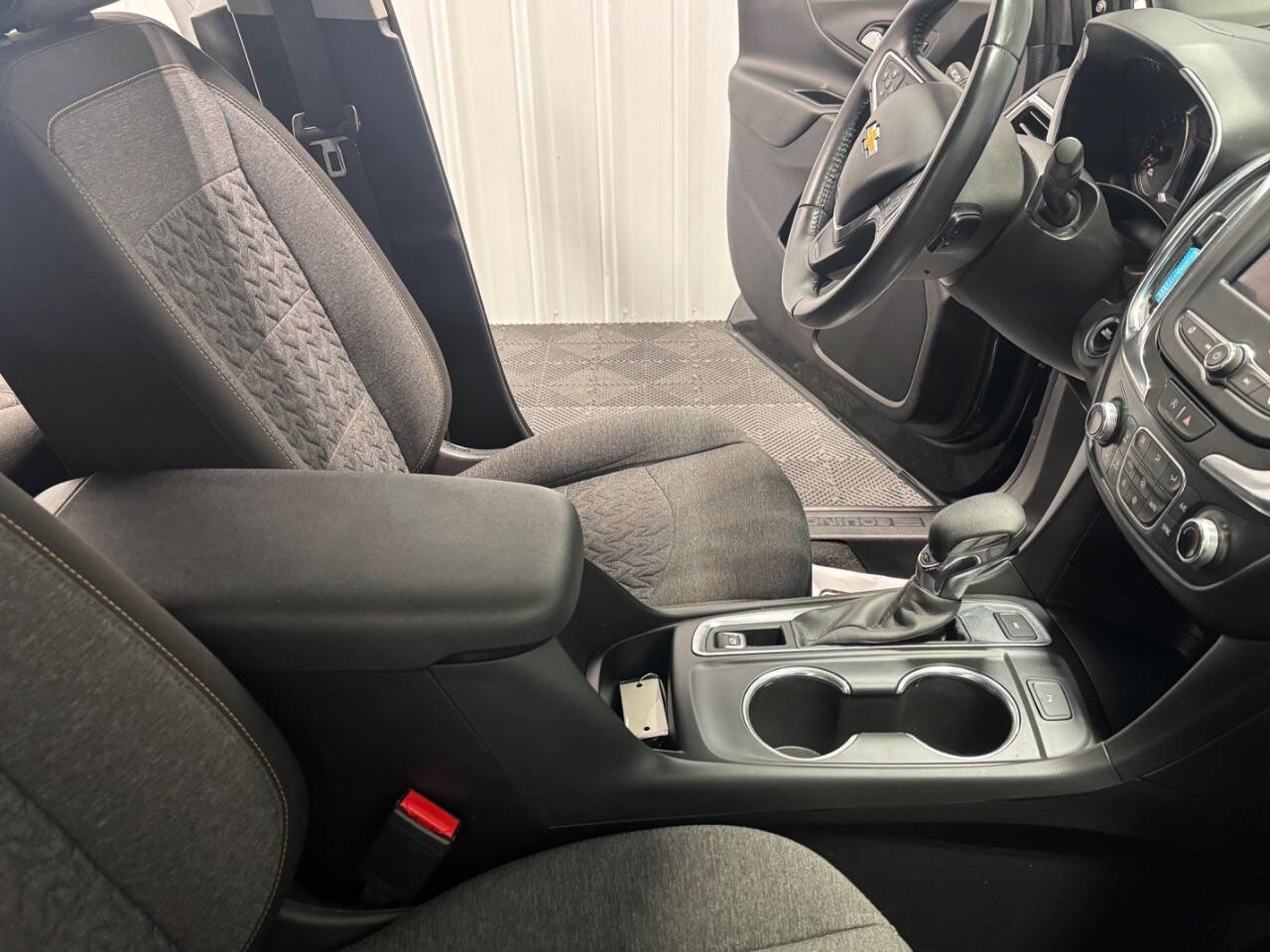 Used 2022 Chevrolet Equinox LT AWD/4WD image 24