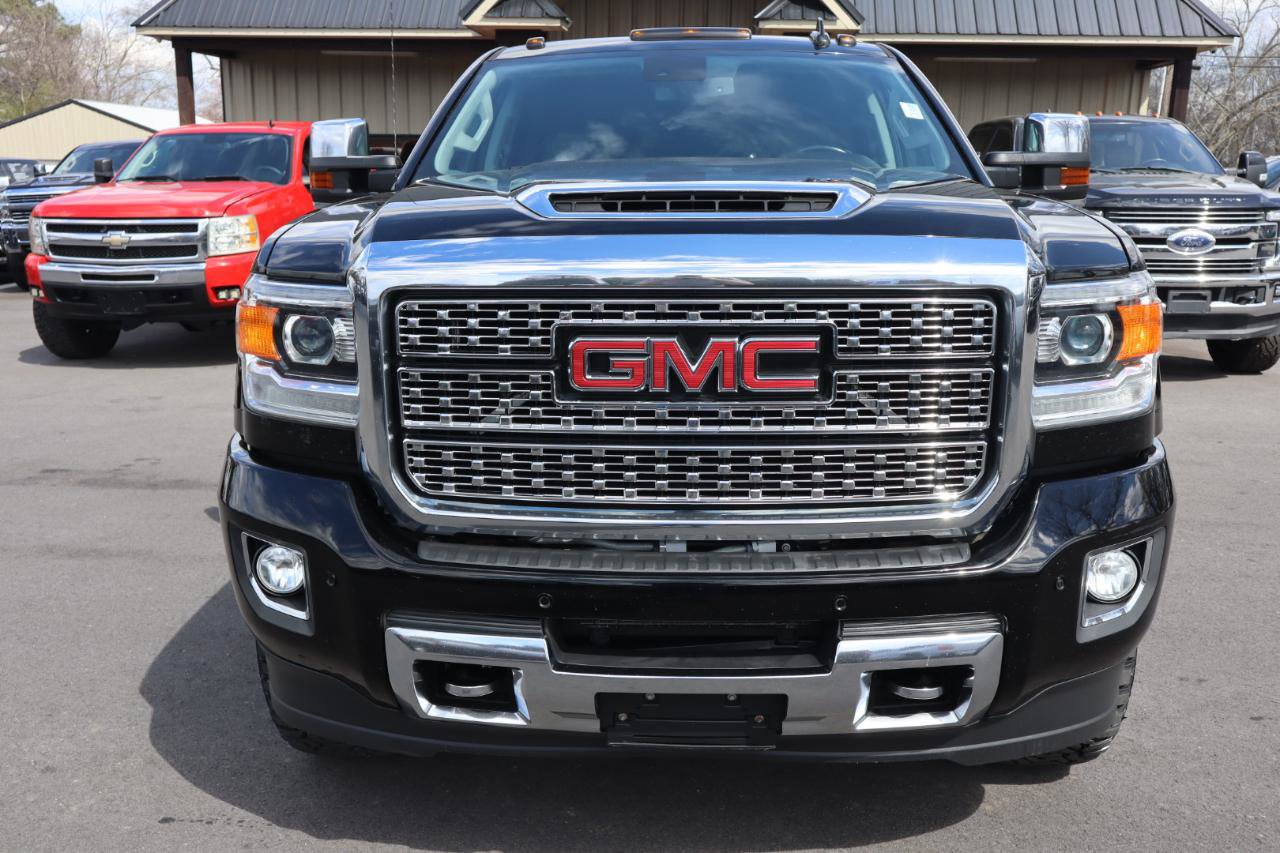 Used 2019 GMC Sierra 2500 Denali w/ Duramax Plus Package image 2