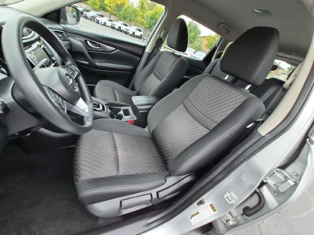 Used 2018 Nissan Rogue S AWD/4WD image 11