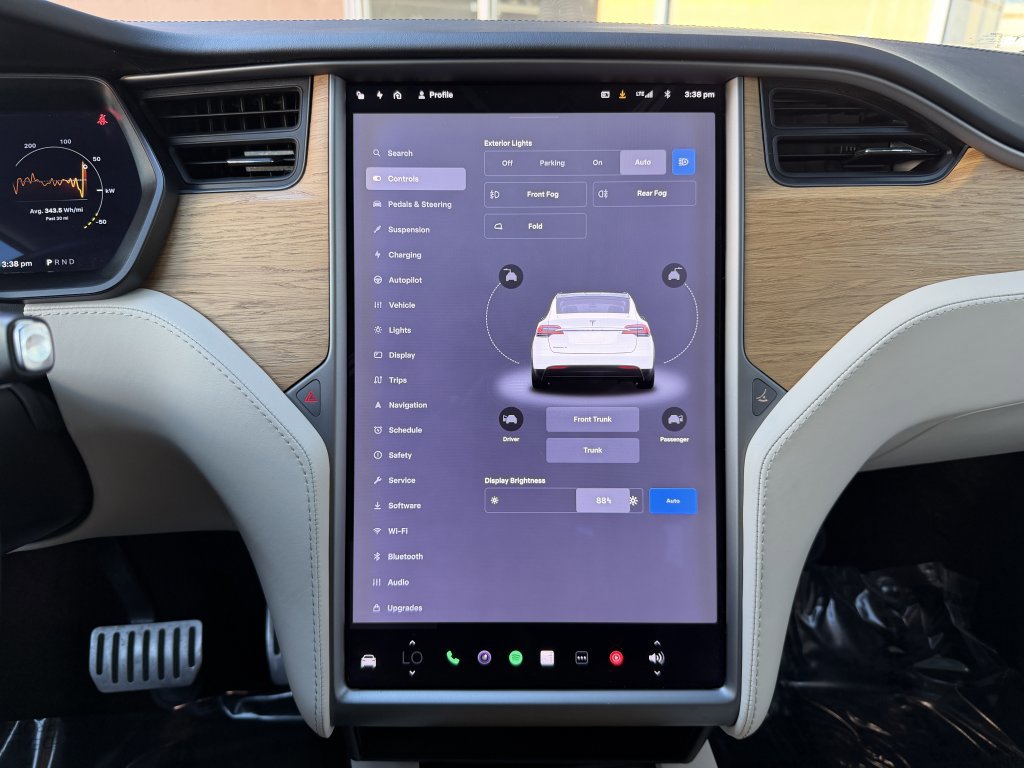 Used 2019 Tesla Model X 75D image 18