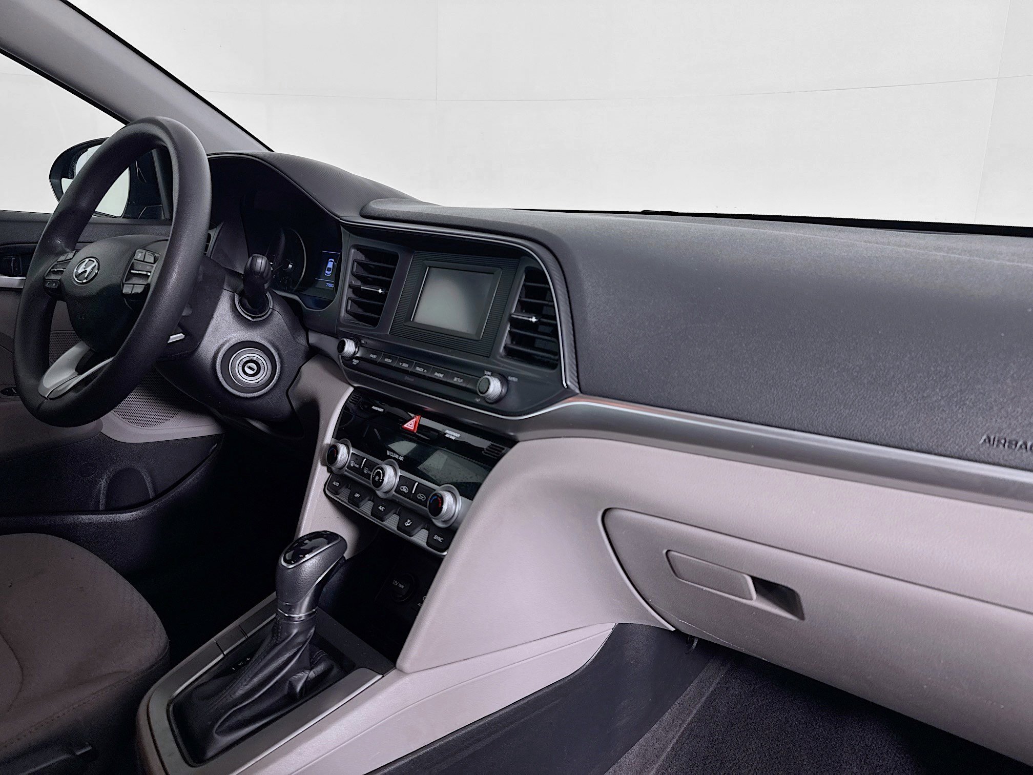 Used 2020 Hyundai Elantra SE image 28