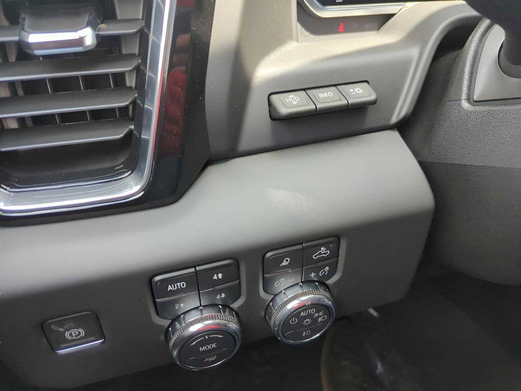 New 2025 GMC Sierra 2500 Denali w/ Denali Reserve Package image 12