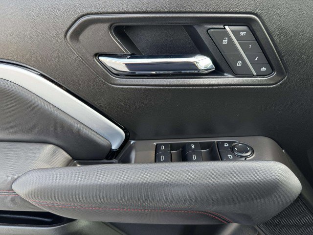 Used 2025 Chevrolet Colorado Z71 w/ Z71 Convenience Package 2 image 26