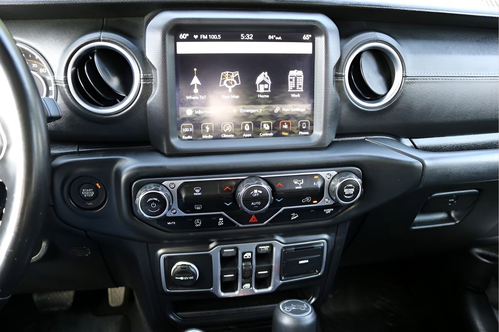 Used 2018 Jeep Wrangler Unlimited Sahara AWD/4WD image 23