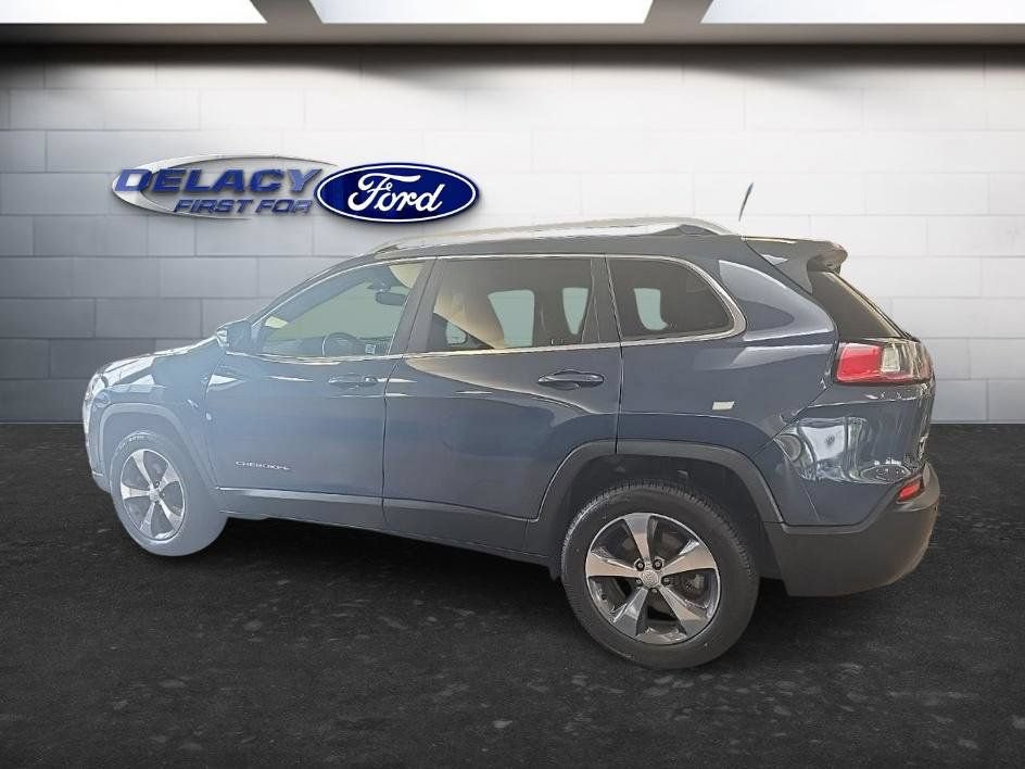 Used 2019 Jeep Cherokee Limited AWD/4WD image 3