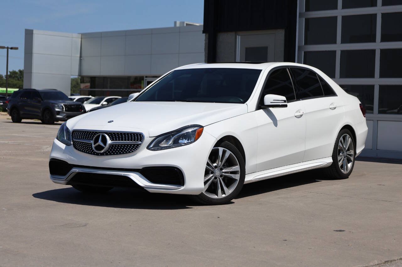 Used 2016 Mercedes-Benz E 350 4MATIC Sedan image 3