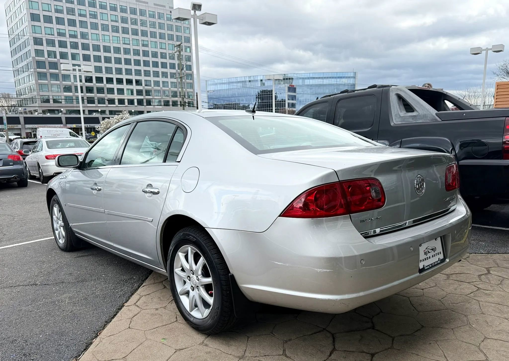 Used 2008 Buick Lucerne CXL w/ Driver Confidence Package image 5