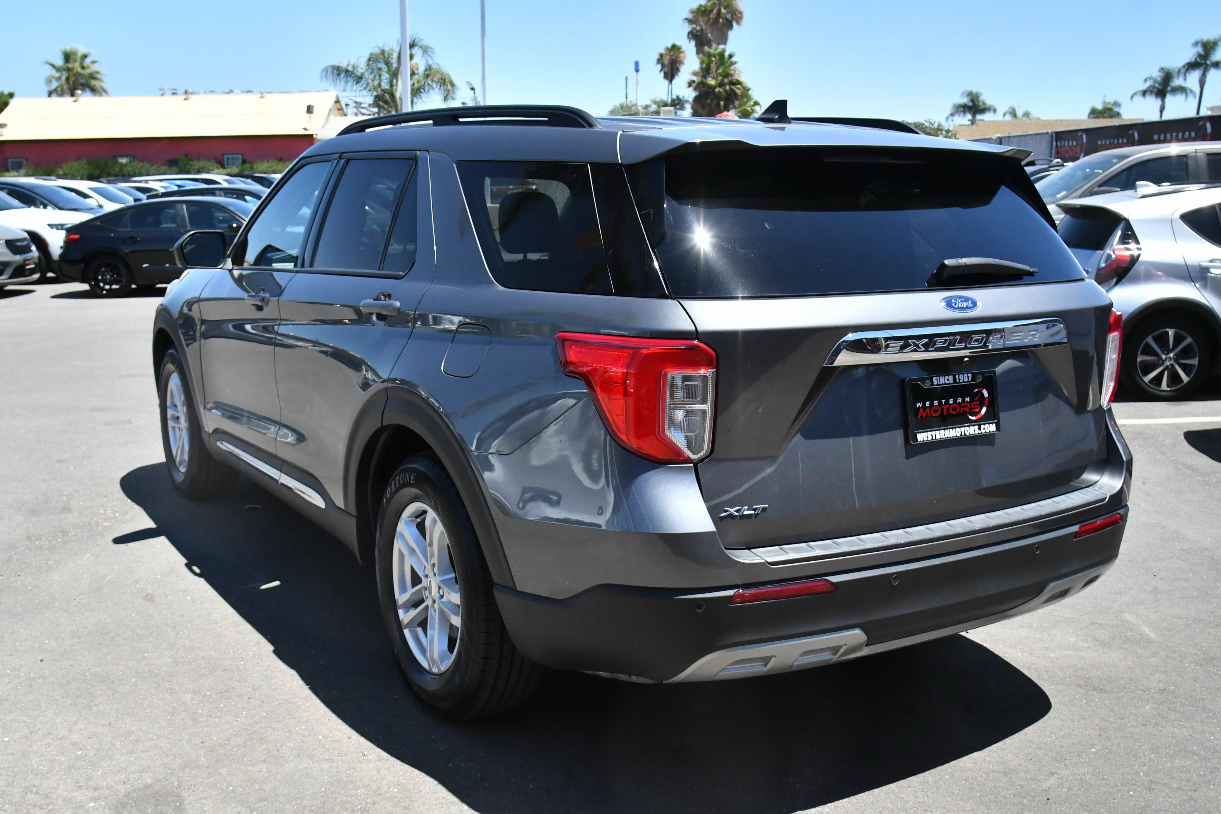 Used 2023 Ford Explorer XLT w/ Equipment Group 202A RWD image 6