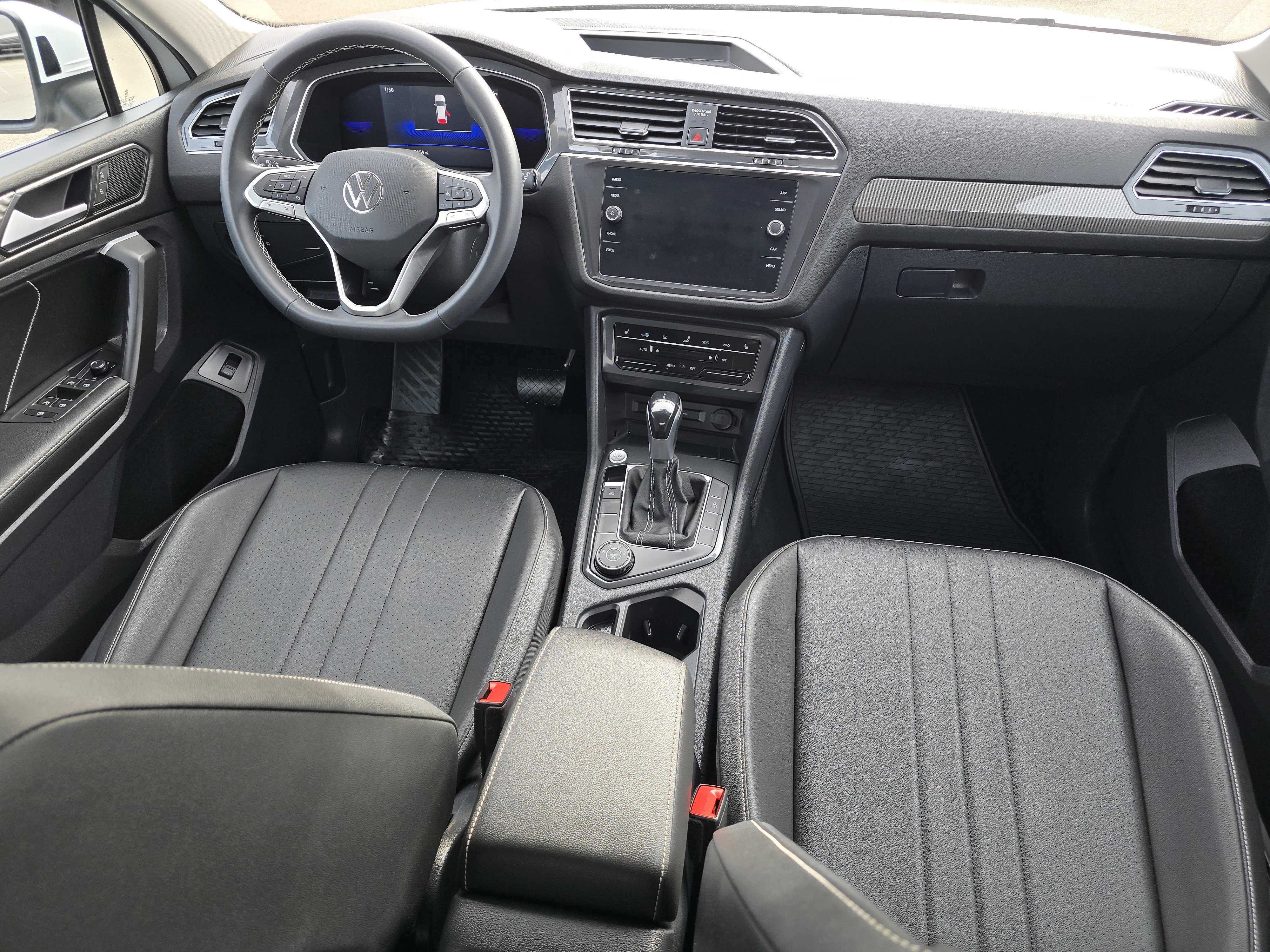 Certified 2022 Volkswagen Tiguan SE image 24