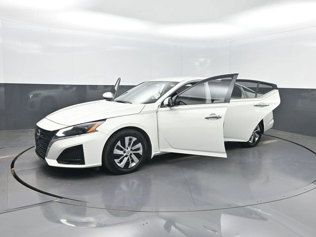 Used 2023 Nissan Altima 2.5 S FWD image 34