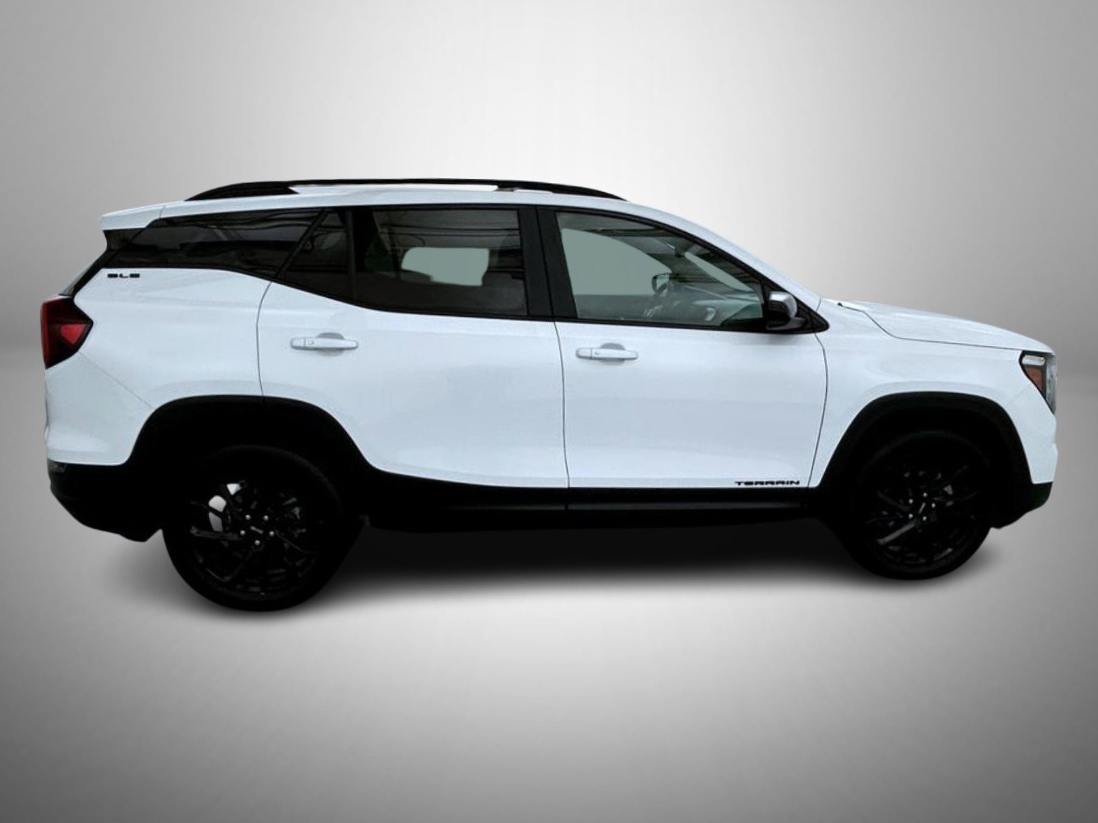 Used 2024 GMC Terrain SLE w/ Driver Convenience Package AWD/4WD image 4