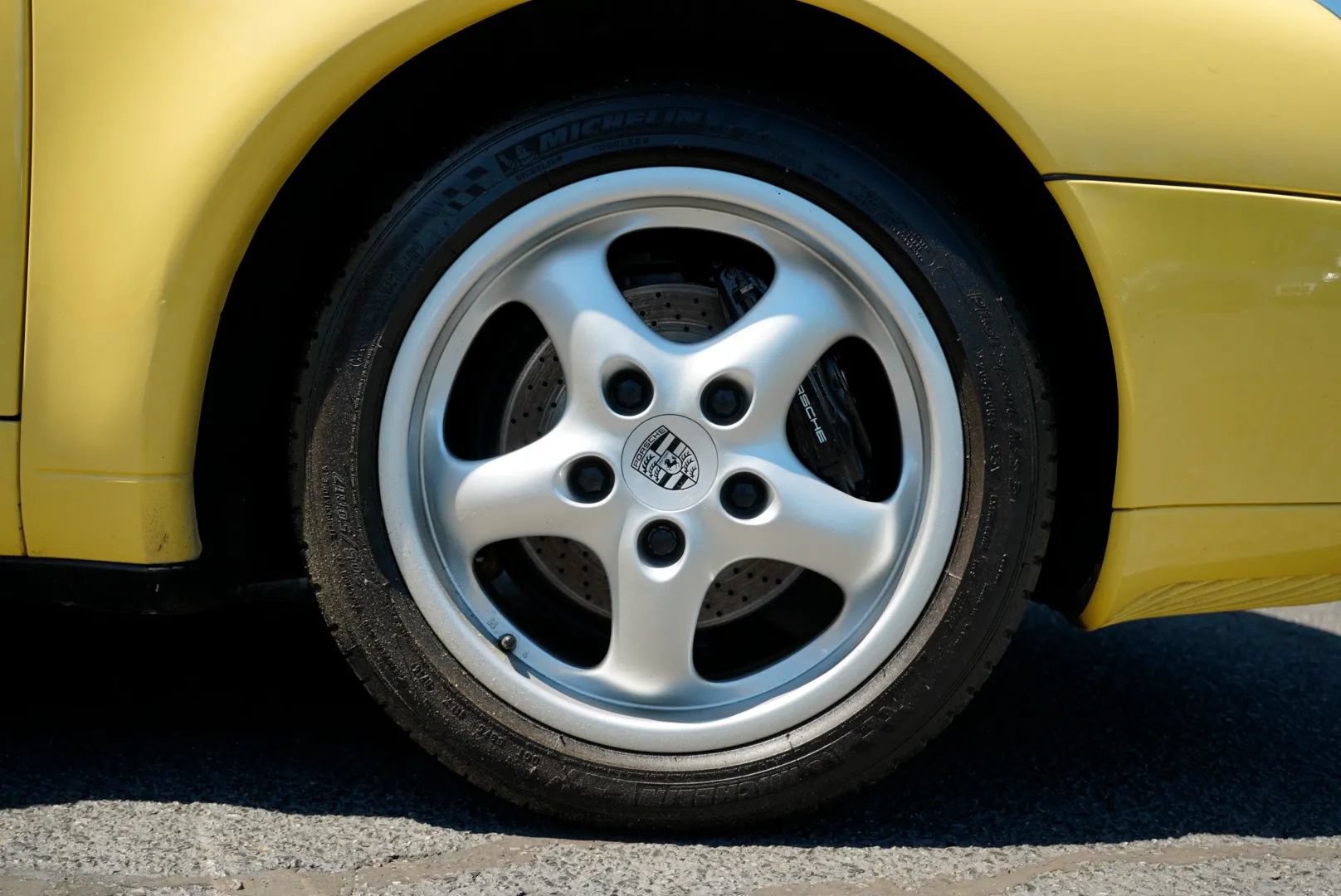 Used 1997 Porsche 911 Carrera RWD image 28