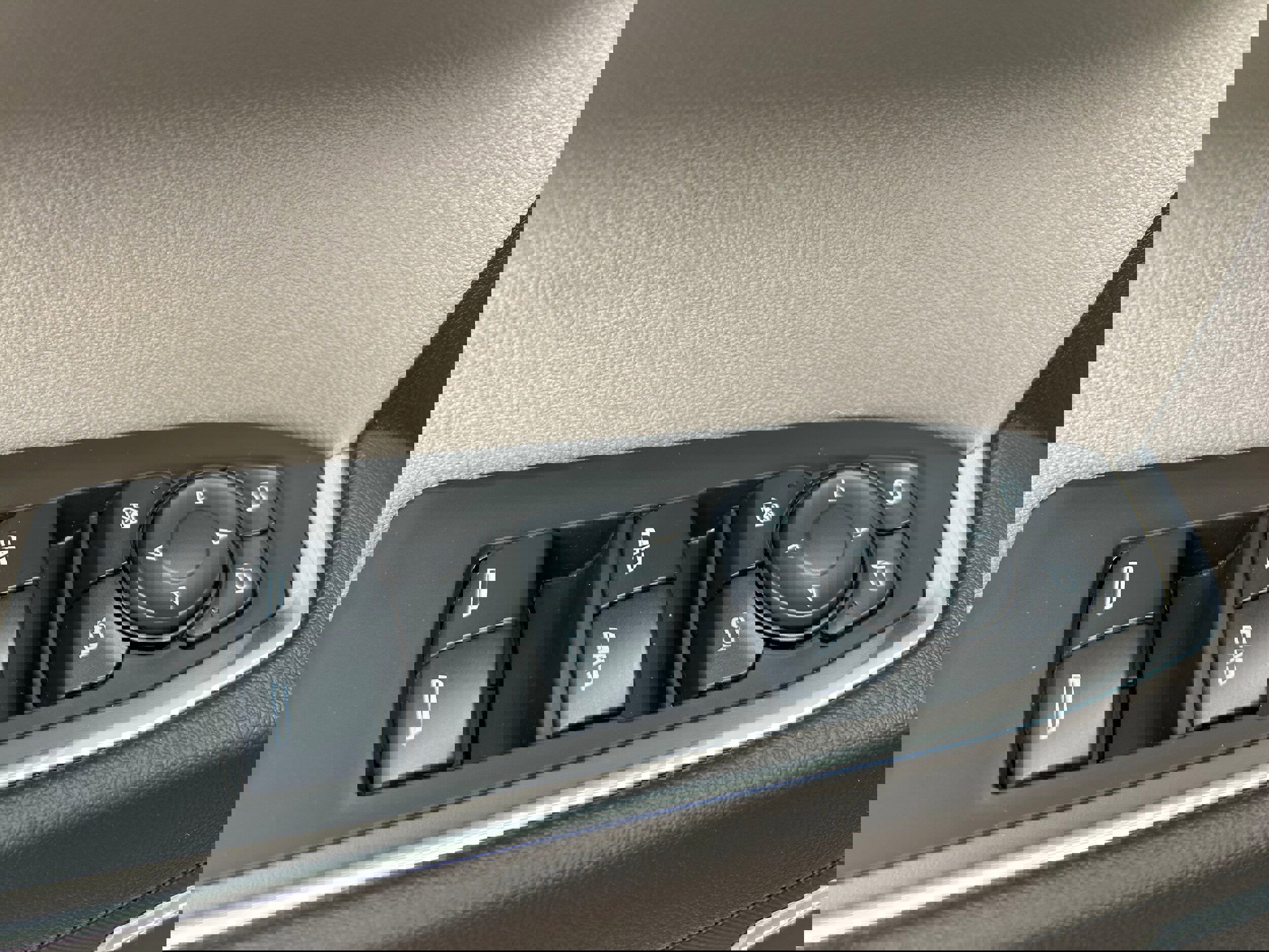 Used 2024 Chevrolet Silverado 1500 LTZ w/ LTZ Premium Texas Edition image 17