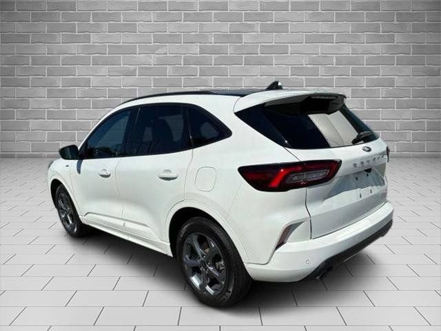 Certified 2023 Ford Escape ST-Line w/ Tech Pack #1 AWD/4WD image 7