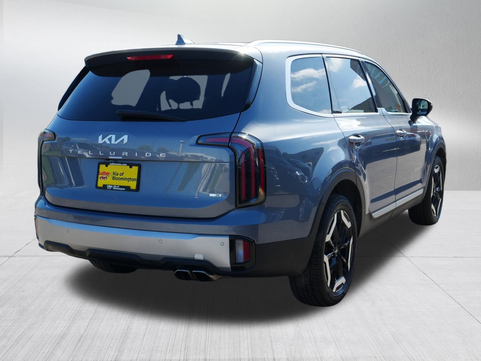 Used 2023 Kia Telluride EX w/ EX Captain's Chair Package image 7