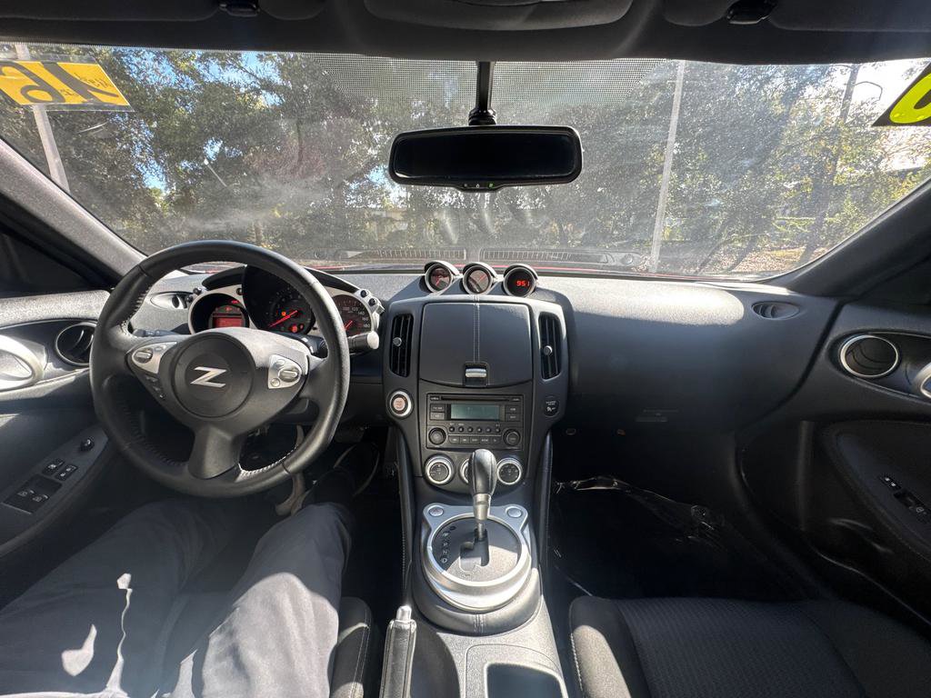 Used 2016 Nissan 370Z Touring image 17
