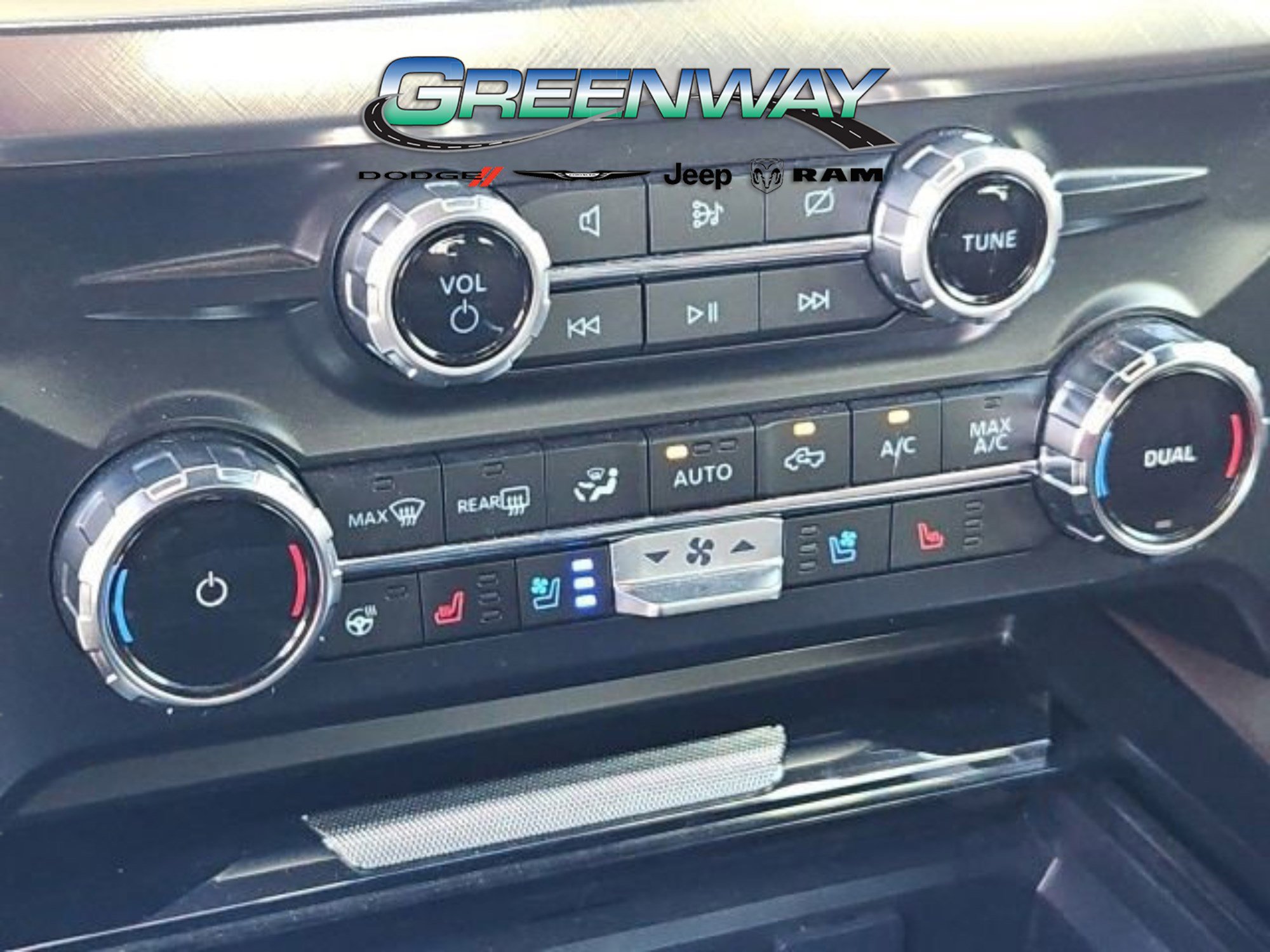 Used 2024 Ford F350 King Ranch w/ Chrome Package image 14