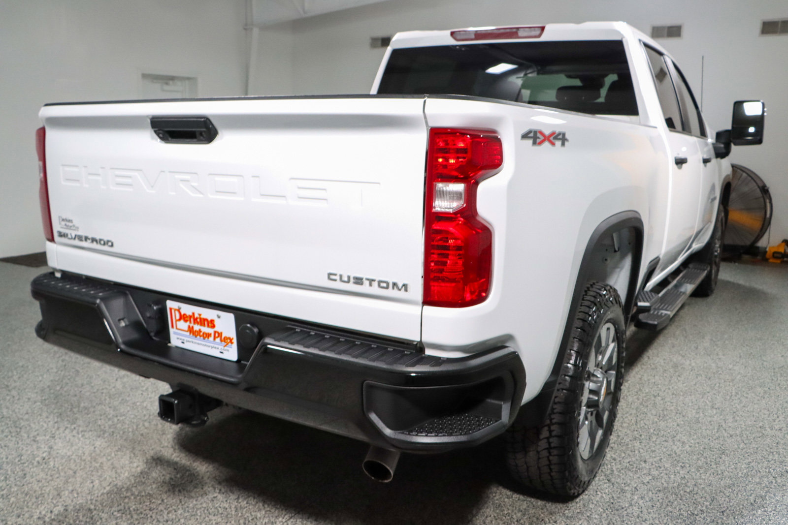 Used 2024 Chevrolet Silverado 2500 Custom image 7