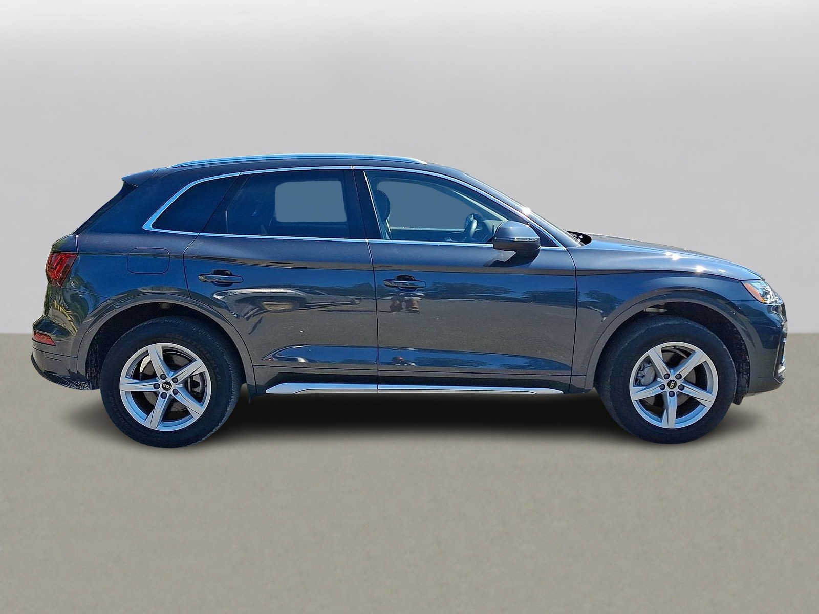 Used 2024 Audi Q5 2.0T Premium AWD/4WD image 32